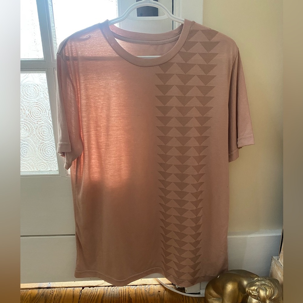 So iLL unisex tshirt. LG. Super soft. From Jason Momoa design clothing line.